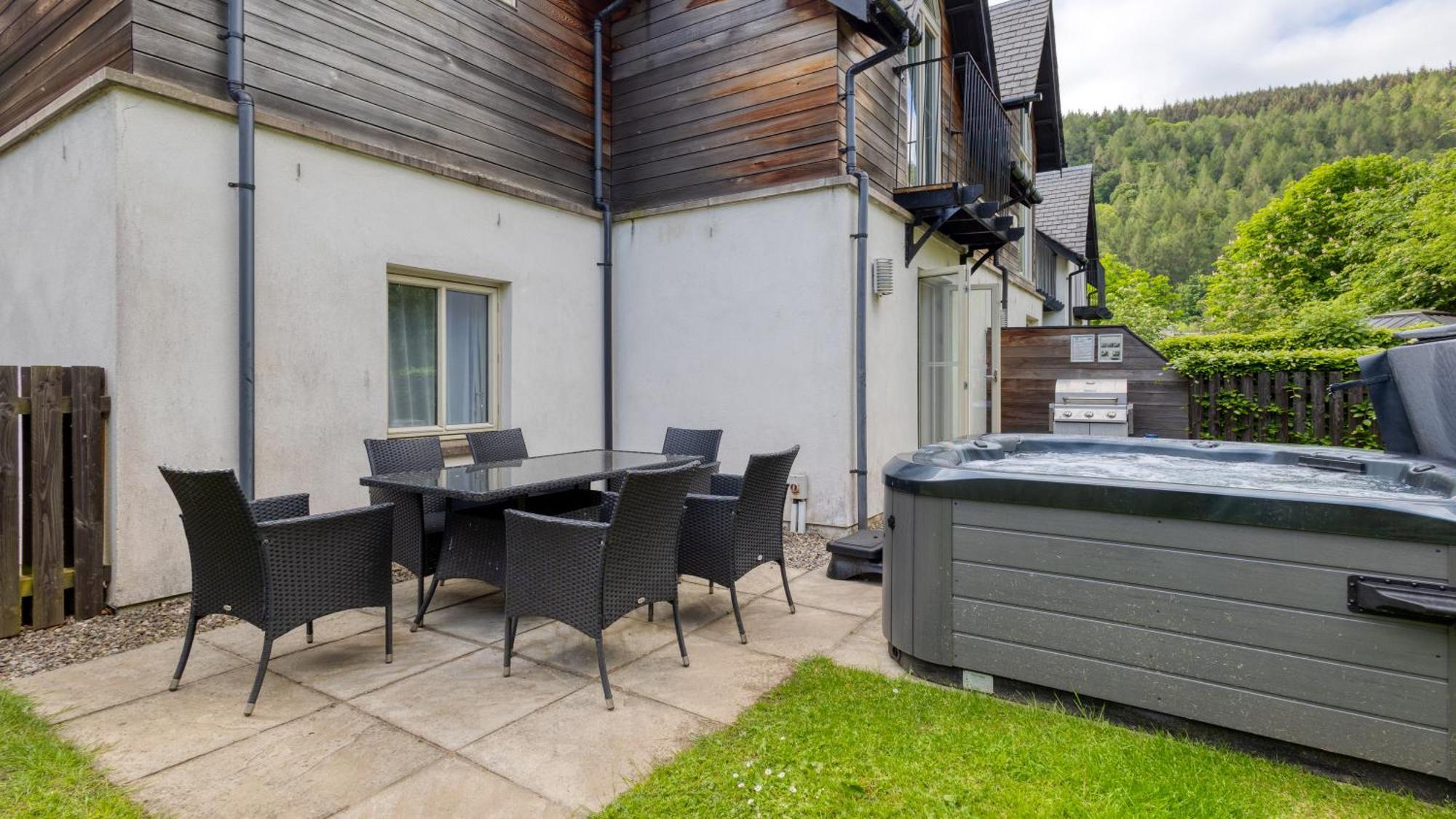 Mains Of Taymouth Country Estate 5* Houses Kenmore  Exterior photo